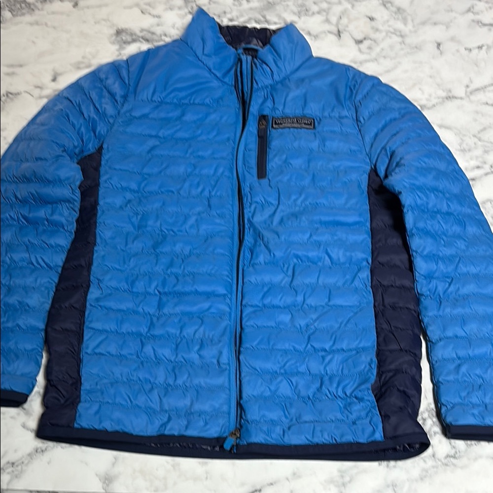 Boys Vineyard Vine lightweight jacket. Large
